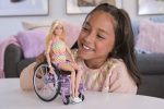 Barbie Fashionista com Cadeira de Rodas - Mattel Online